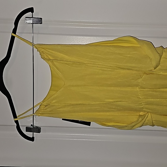 Row A Beautiful Soft Yellow Lightweight Jumpsuit/ Pantsuit/ NWT* Size Small - Picture 11 of 15